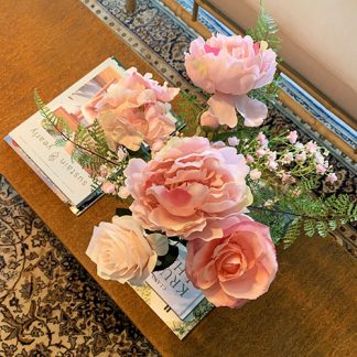 Pink Passion evighedsbuket med kunstig blomster i vase